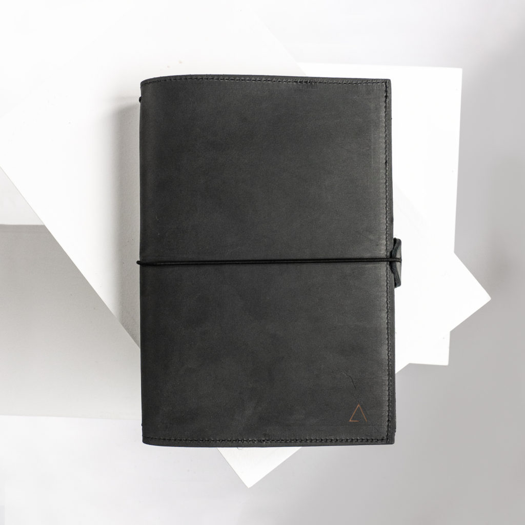 Notebook cover NOA A5 in color charcoal.