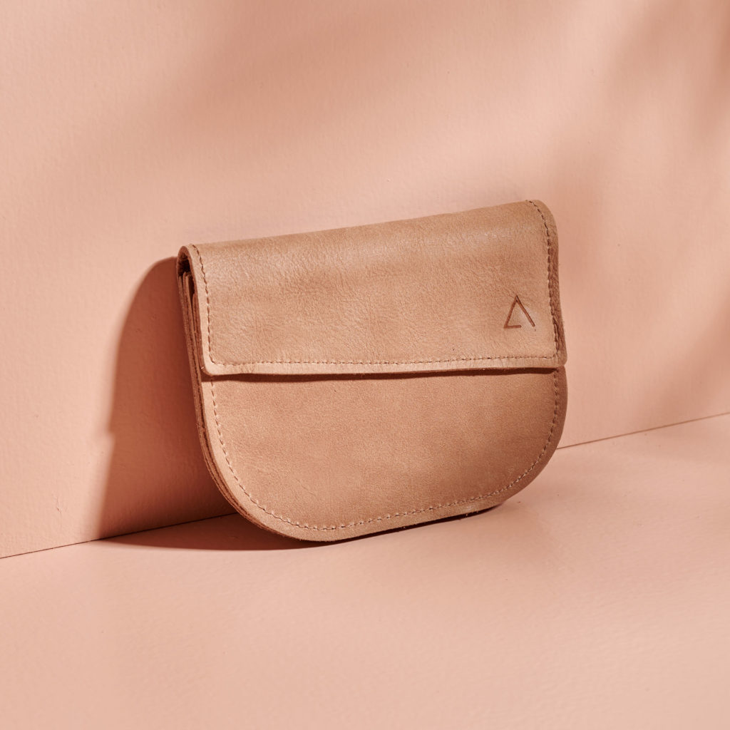 Purse UNA light brown sustainable natural leather