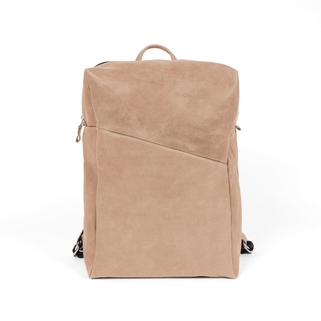 Backpack NEO Large made of sustainable natural leather in light brown with extra wide opening