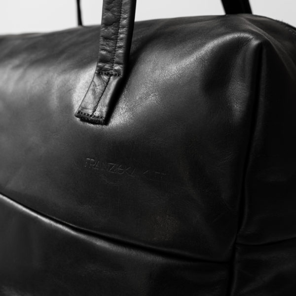 Detail view weekender travel bag RIO black oiled natural leather