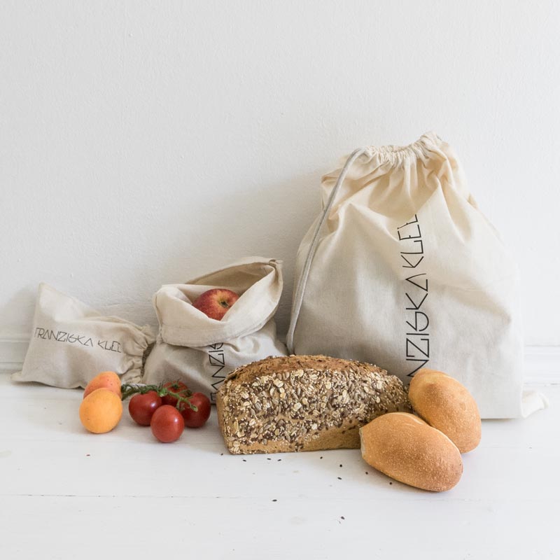 Sustainability packaging bags of the bags reused as bread and vegetable bags
