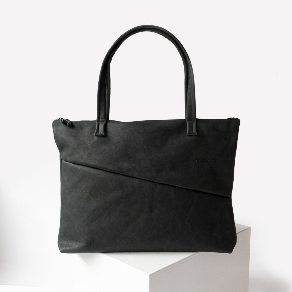 XXL shopper ELA made of sustainable natural leather in coal with long handle